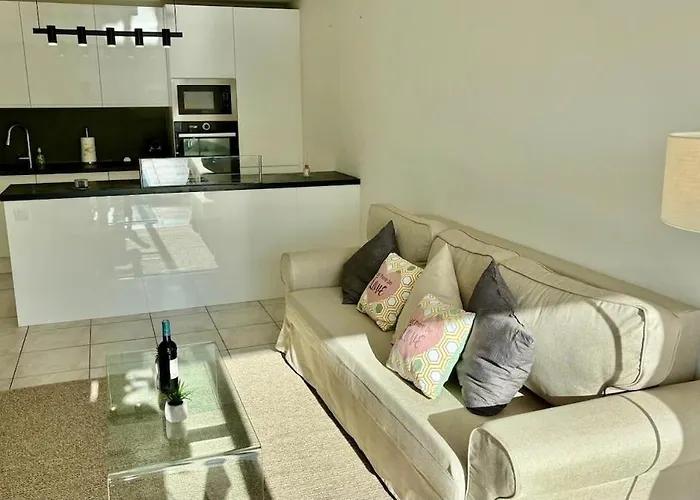 Juana Yourhosthelper