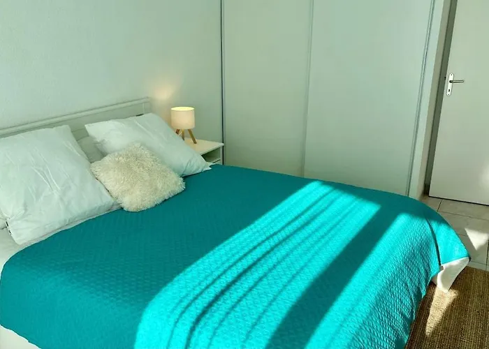 Juana Yourhosthelper * Antibes