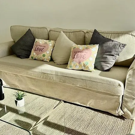 Juana Yourhosthelper