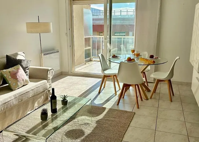 Juana Yourhosthelper Lägenhet *