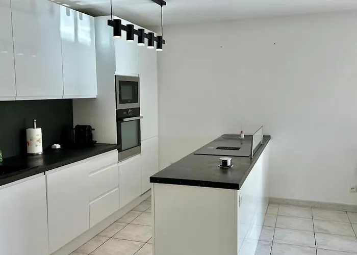 Juana Yourhosthelper