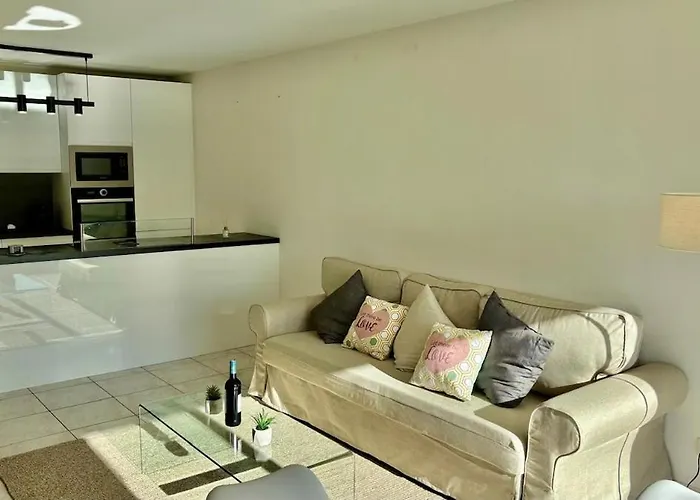 Juana Yourhosthelper Lägenhet