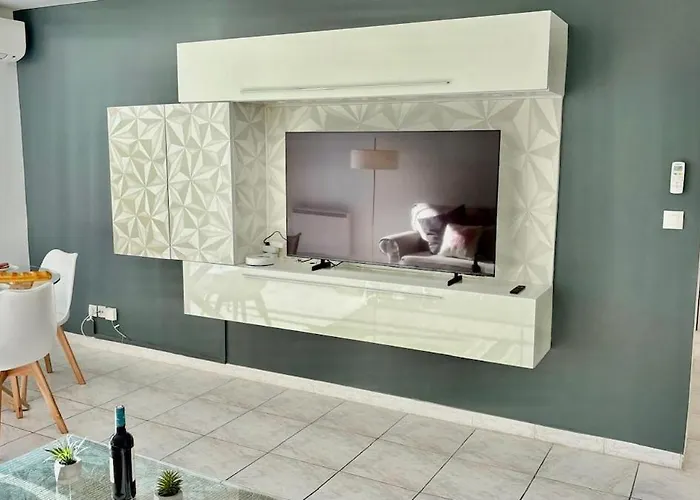 Juana Yourhosthelper Lägenhet